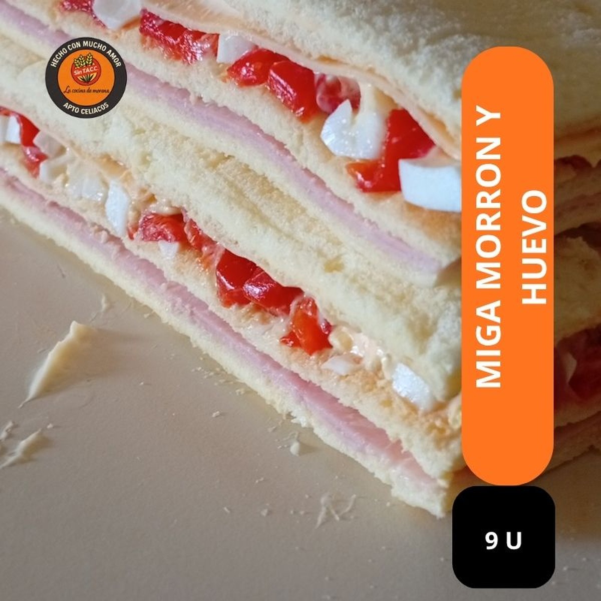 Sandwiches de miga de morrón y huevo